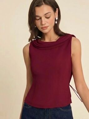 RIHOAS Sleeveless Cowl Neck Camisole in Burgundy